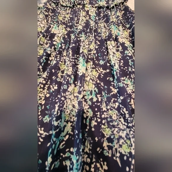 Sleeveless Roz & Ali Flutter Dress - Picture 4 of 6